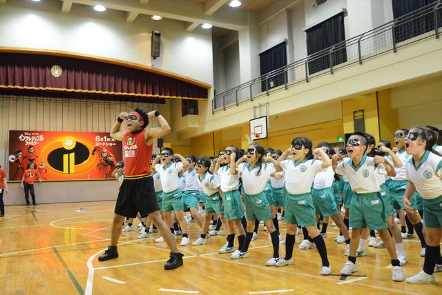 サンシャイン池崎登場！『インクレディブル・ファミリー』“インクレ・ヒーロー・ダンス”特別授業（8枚目）