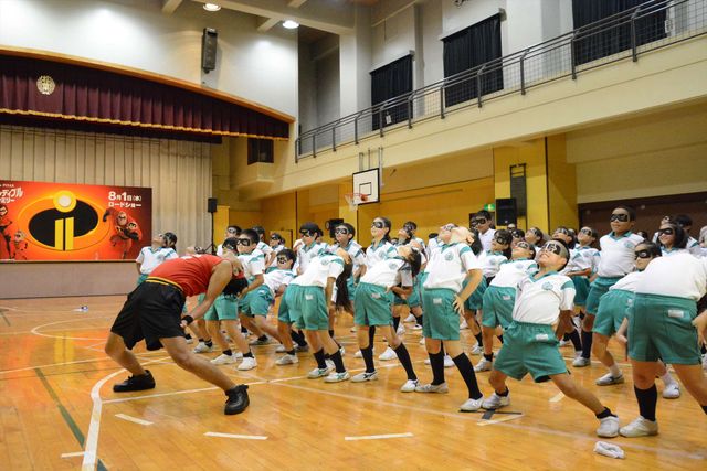 サンシャイン池崎登場！『インクレディブル・ファミリー』“インクレ・ヒーロー・ダンス”特別授業（9枚目）