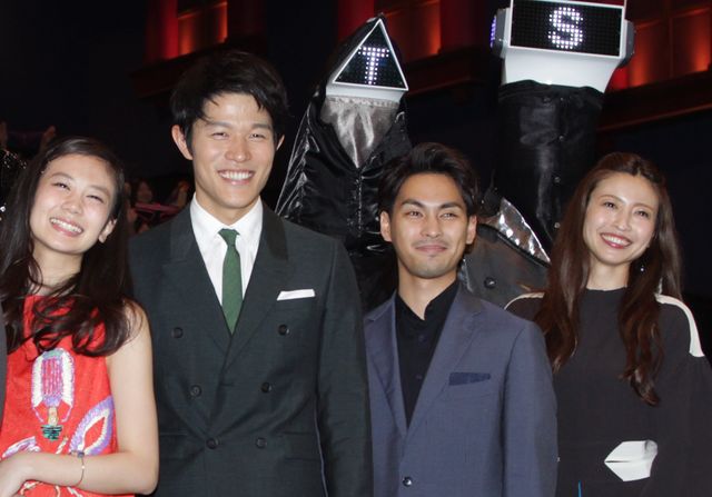 フォォォォォォォォォーーー！『HK／変態仮面』初日舞台あいさつフォトギャラリー（11枚目）