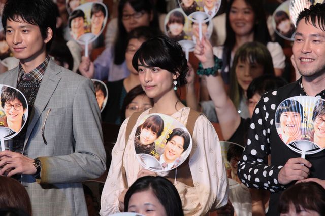 向井理と片桐はいりの掛け合い必見！映画『小野寺の弟・小野寺の姉』完成披露舞台あいさつ写真ギャラリー（3枚目）