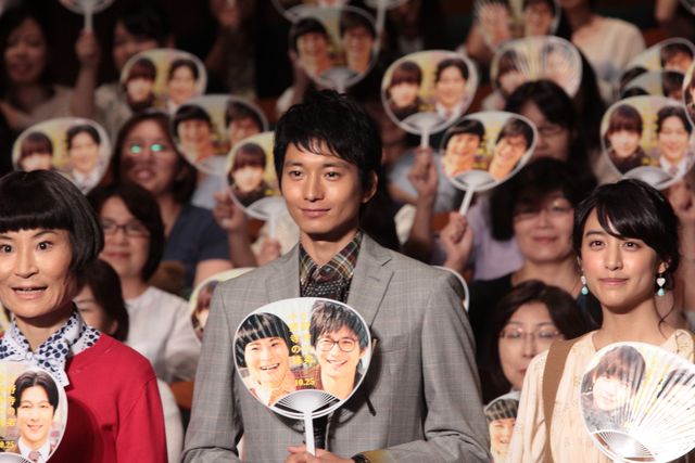 向井理と片桐はいりの掛け合い必見！映画『小野寺の弟・小野寺の姉』完成披露舞台あいさつ写真ギャラリー（12枚目）