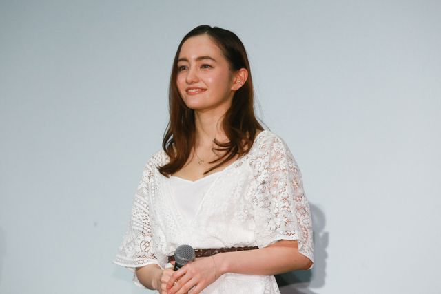 平手友梨奈、アヤカ・ウィルソンが“卒業証書”に感慨！（4枚目）