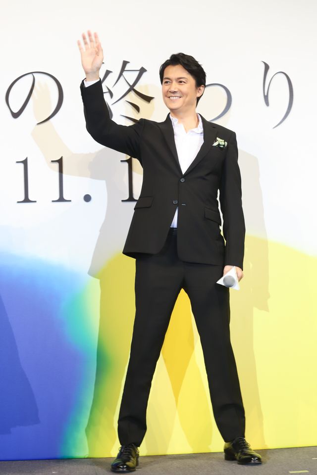 福山雅治＆石田ゆり子、黒スーツ＆ドレスの美麗ショット（10枚目）