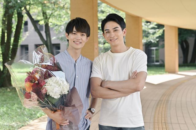 「テッパチ！」町田啓太＆佐野勇斗が笑顔でクランクアップ！：フォトギャラリー
