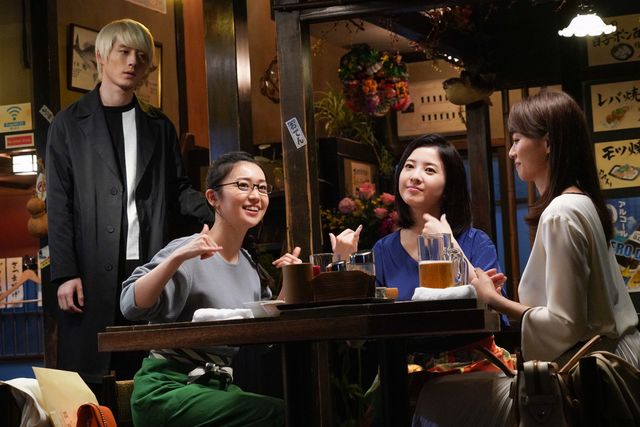 吉高由里子、ウエディングドレス姿で走る！SPドラマ「東京タラレバ娘2020」場面カット（5枚目）