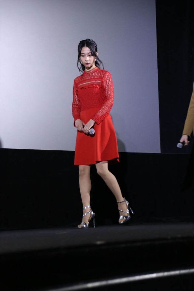 女優陣は美しいドレス姿で登壇！映画『愛の病』初日舞台あいさつ（2枚目）