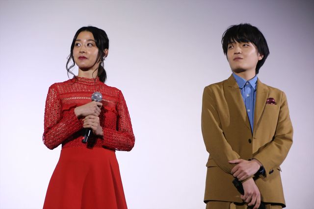 女優陣は美しいドレス姿で登壇！映画『愛の病』初日舞台あいさつ（14枚目）