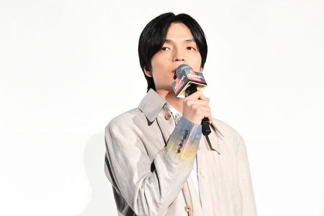 櫻坂46・山崎天、誕生日サプライズに歓喜！『我々は宇宙人』初日舞台あいさつ（4枚目）