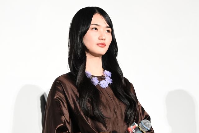 櫻坂46・山崎天、誕生日サプライズに歓喜！『我々は宇宙人』初日舞台あいさつ（6枚目）