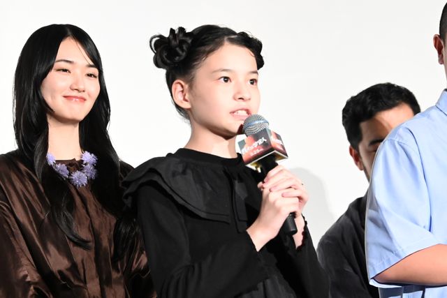櫻坂46・山崎天、誕生日サプライズに歓喜！『我々は宇宙人』初日舞台あいさつ（10枚目）
