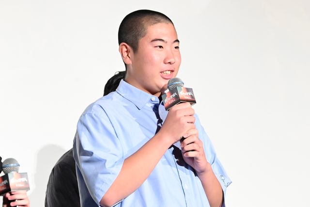櫻坂46・山崎天、誕生日サプライズに歓喜！『我々は宇宙人』初日舞台あいさつ（11枚目）