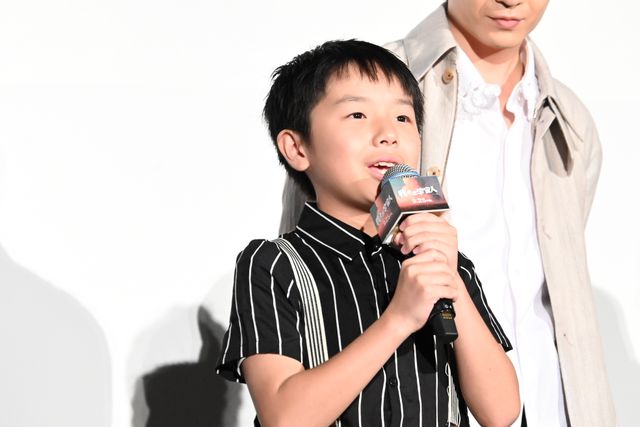 櫻坂46・山崎天、誕生日サプライズに歓喜！『我々は宇宙人』初日舞台あいさつ（14枚目）