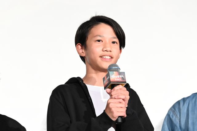 櫻坂46・山崎天、誕生日サプライズに歓喜！『我々は宇宙人』初日舞台あいさつ（15枚目）