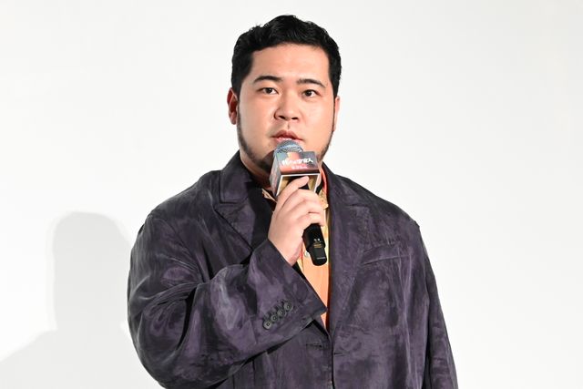 櫻坂46・山崎天、誕生日サプライズに歓喜！『我々は宇宙人』初日舞台あいさつ（16枚目）