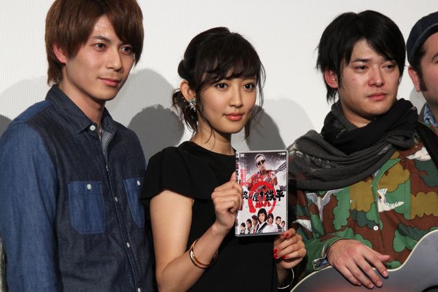 夏菜、劇中で歌声を披露！　歌手・榊いずみからもその歌声に太鼓判！（11枚目）