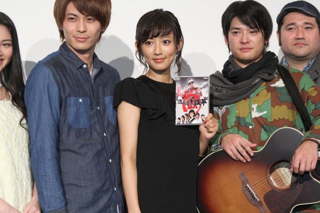 夏菜、劇中で歌声を披露！　歌手・榊いずみからもその歌声に太鼓判！（12枚目）