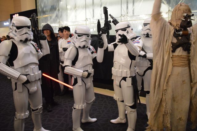 『スター・ウォーズ』美しいコスプレイヤーさんも祝福！『ローグ・ワン』カウントダウンフォトギャラリー（9枚目）