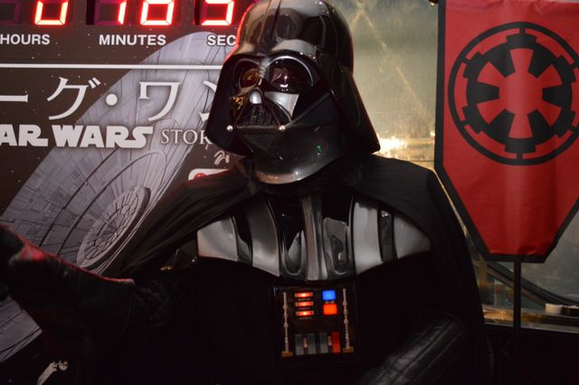 『スター・ウォーズ』美しいコスプレイヤーさんも祝福！『ローグ・ワン』カウントダウンフォトギャラリー（15枚目）