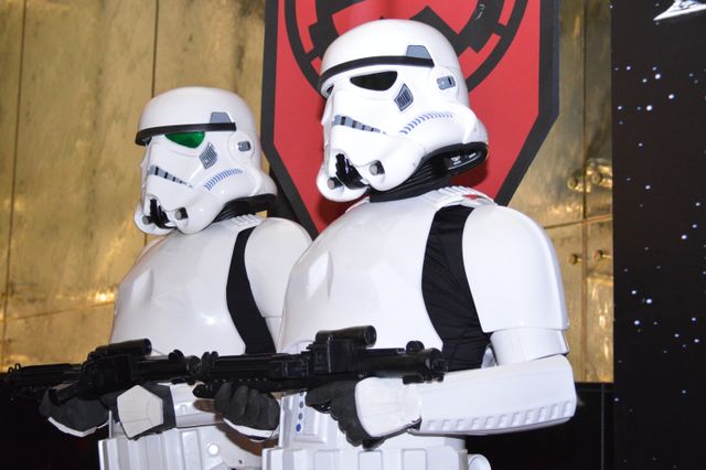 『スター・ウォーズ』美しいコスプレイヤーさんも祝福！『ローグ・ワン』カウントダウンフォトギャラリー（17枚目）