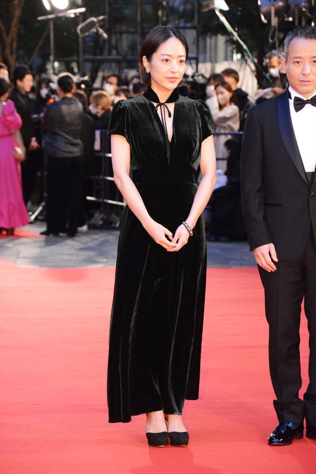 井上真央、美麗ドレスでレッドカーペットに！（2枚目）