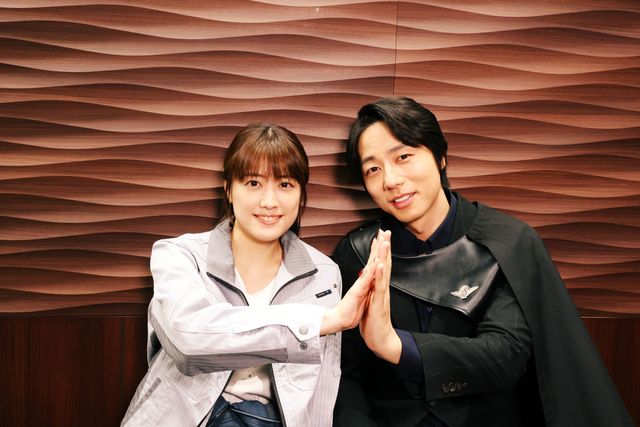 Vシネ『仮面ライダーガッチャード』幸せいっぱい！ミナト＆鏡花の撮り下ろし2ショット（2枚目）