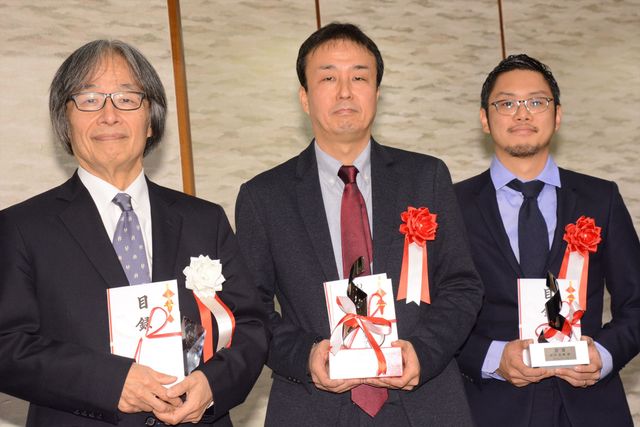 今年の新藤兼人賞の受賞者（左から）河村光庸、村上浩康、田中征爾