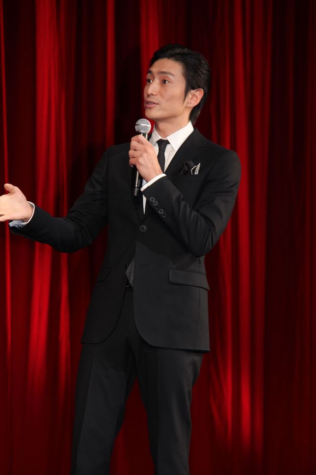 深田恭子、真っ赤なドレスで大人の魅力！『ジョーカー・ゲーム』完成披露試写フォトギャラリー（4枚目）