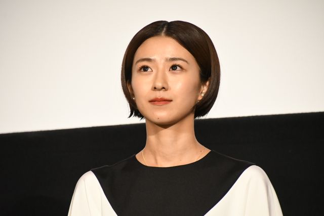 柳楽優弥、ブーケを持って客席から登場！映画『夏目アラタの結婚』初日舞台あいさつ（9枚目）