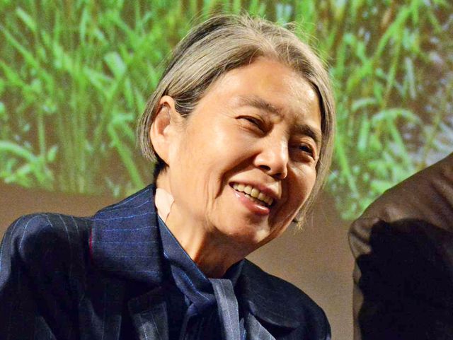 おでこを打って首を痛め、お辞儀ができない状態だという樹木希林ら『モリのいる場所』完成披露試写会【写真15枚】（15枚目）