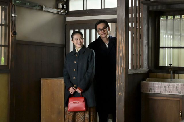 ずぶ濡れの嵩（北村匠海）…「あんぱん」第18週「ふたりしてあるく 今がしあわせ」第89回（3枚目）