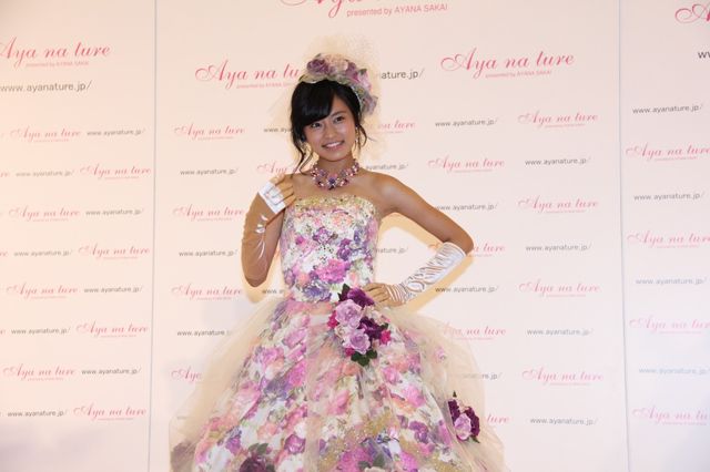 小島瑠璃子＆酒井彩名フォトギャラリー　ウエディングドレスもたっぷり！（9枚目）