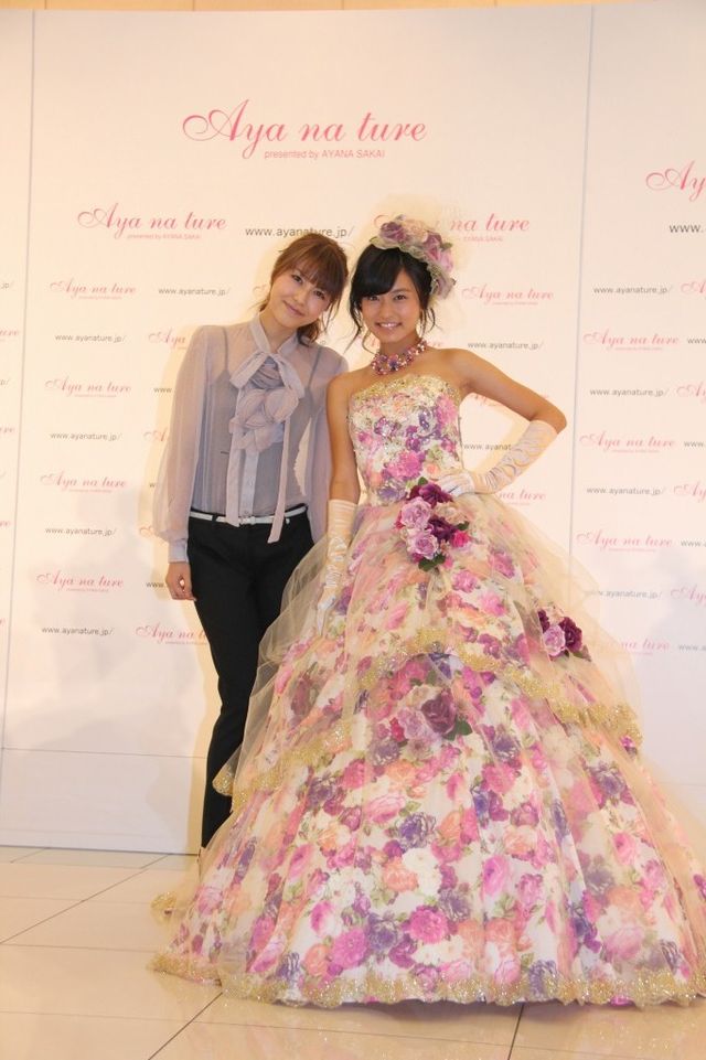 小島瑠璃子＆酒井彩名フォトギャラリー　ウエディングドレスもたっぷり！（11枚目）