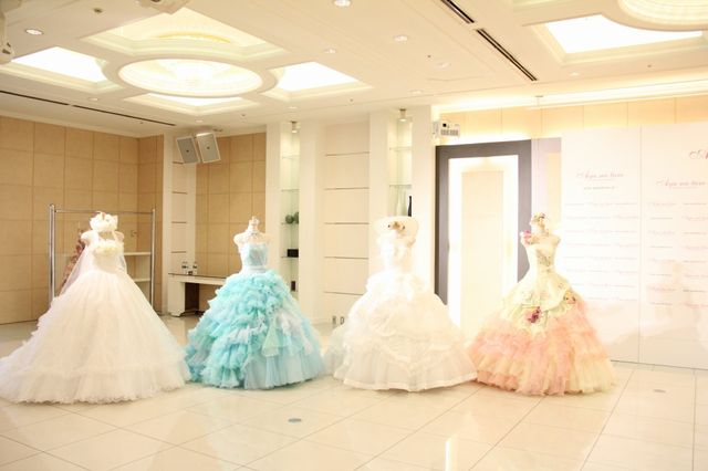 小島瑠璃子＆酒井彩名フォトギャラリー　ウエディングドレスもたっぷり！（19枚目）