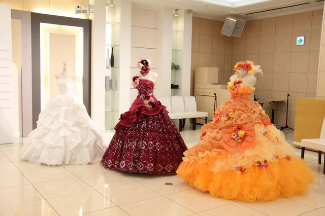 小島瑠璃子＆酒井彩名フォトギャラリー　ウエディングドレスもたっぷり！（20枚目）