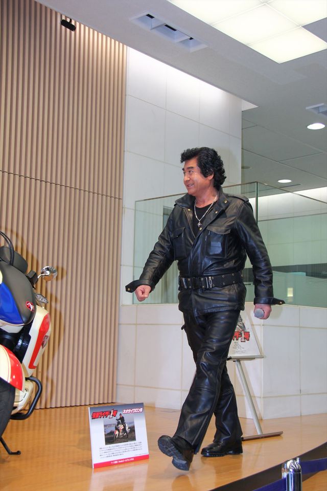 藤岡弘、45年ぶりの仮面ライダーは「演じておりません、自分そのもの」　画像ギャラリー：フォトギャラリー