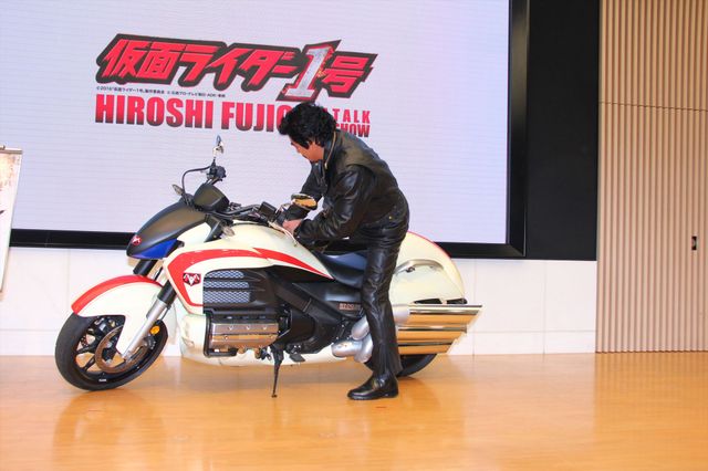 藤岡弘、45年ぶりの仮面ライダーは「演じておりません、自分そのもの」　画像ギャラリー（8枚目）