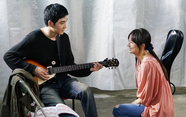 『羊の木』元殺人犯役の松田龍平が怖い…（2枚目）