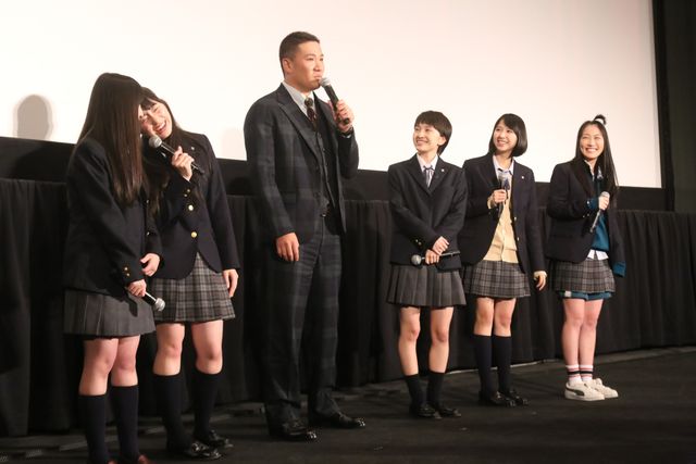 ももクロ主演映画をマー君もサプライズ鑑賞！フォトギャラリー（2枚目）