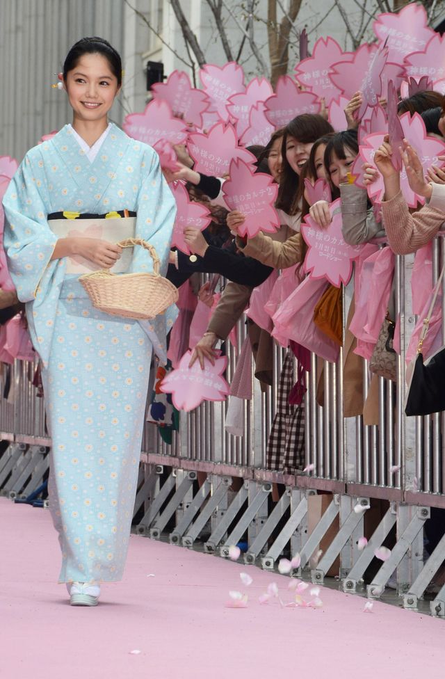 日本橋が桜色に！映画『神様のカルテ2』桜カーペットセレモニー：フォトギャラリー