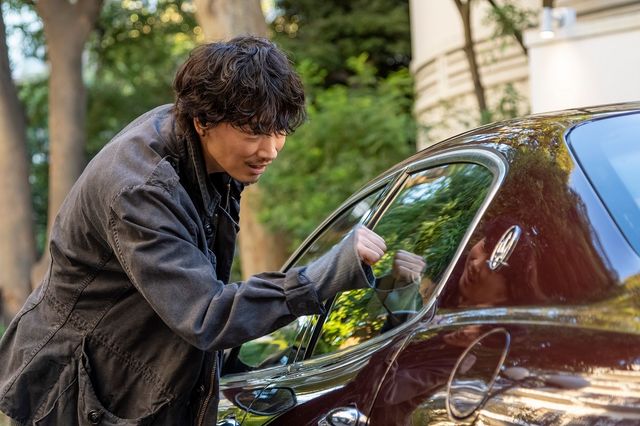 綾野剛の超絶アクションも話題「アバランチ」4話場面写真（7枚目）