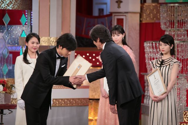 中条あやみ、ピンクのドレスがカワイイ！日本アカデミー賞新人賞（11枚目）