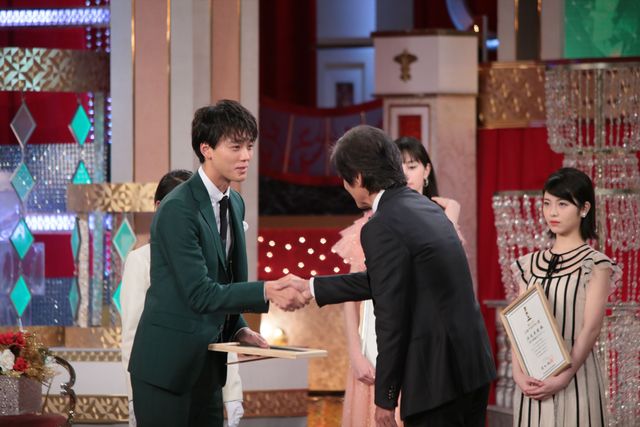 中条あやみ、ピンクのドレスがカワイイ！日本アカデミー賞新人賞（13枚目）