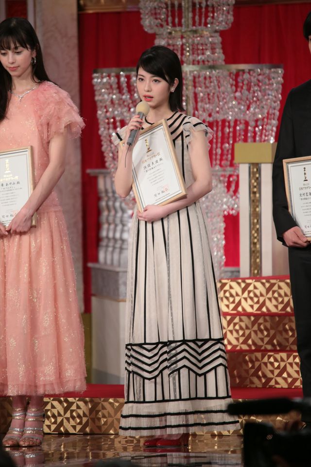中条あやみ、ピンクのドレスがカワイイ！日本アカデミー賞新人賞（16枚目）