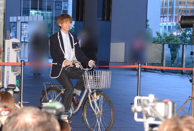 永瀬廉、ママチャリで秋葉原に降臨!『弱虫ペダル』キックオフイベント(18枚目)