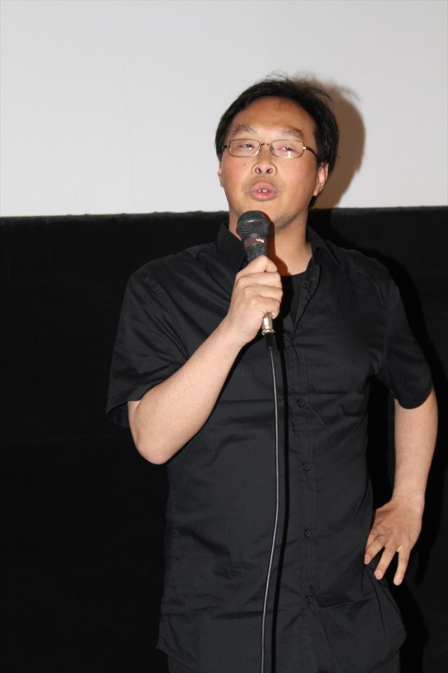 深田晃司監督のはぐらかすような語り口に、ハイキングウォーキングの松田洋昌が苦笑い　画像ギャラリー（3枚目）