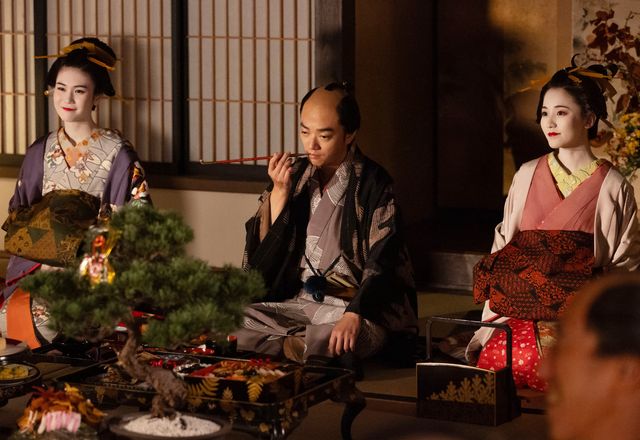 まるで別人…吉原で豪遊の歌麿「べらぼう」第44回場面写真：フォトギャラリー