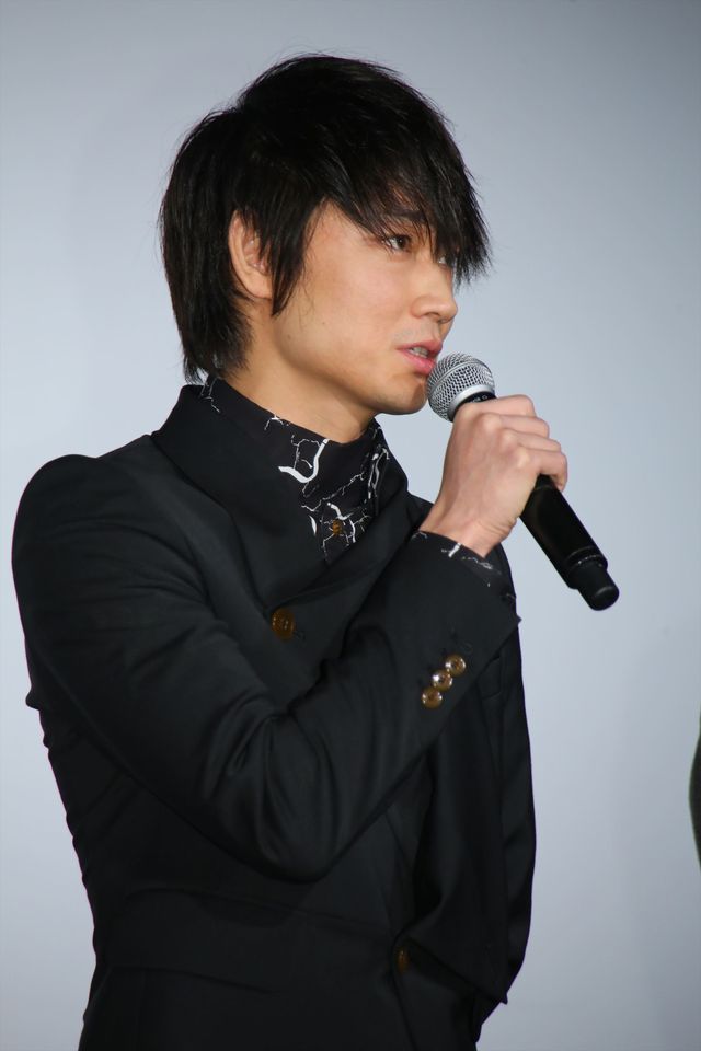 綾野剛『新宿スワン』に感謝！初日舞台あいさつフォトギャラリー（4枚目）