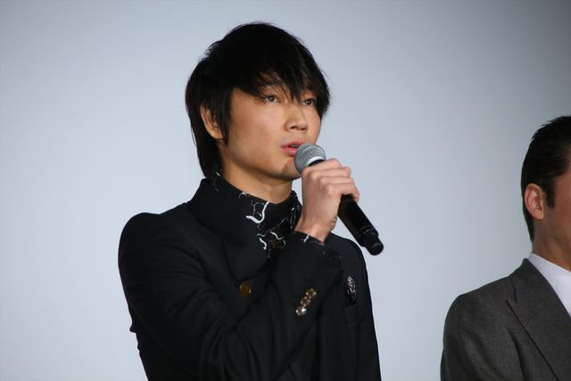 綾野剛『新宿スワン』に感謝！初日舞台あいさつフォトギャラリー（5枚目）