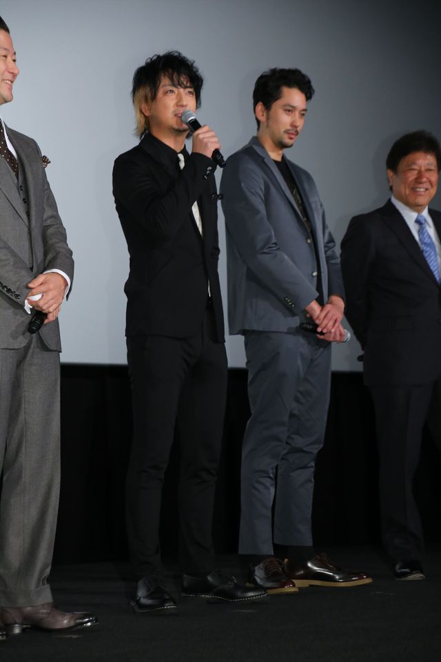 綾野剛『新宿スワン』に感謝！初日舞台あいさつフォトギャラリー（13枚目）