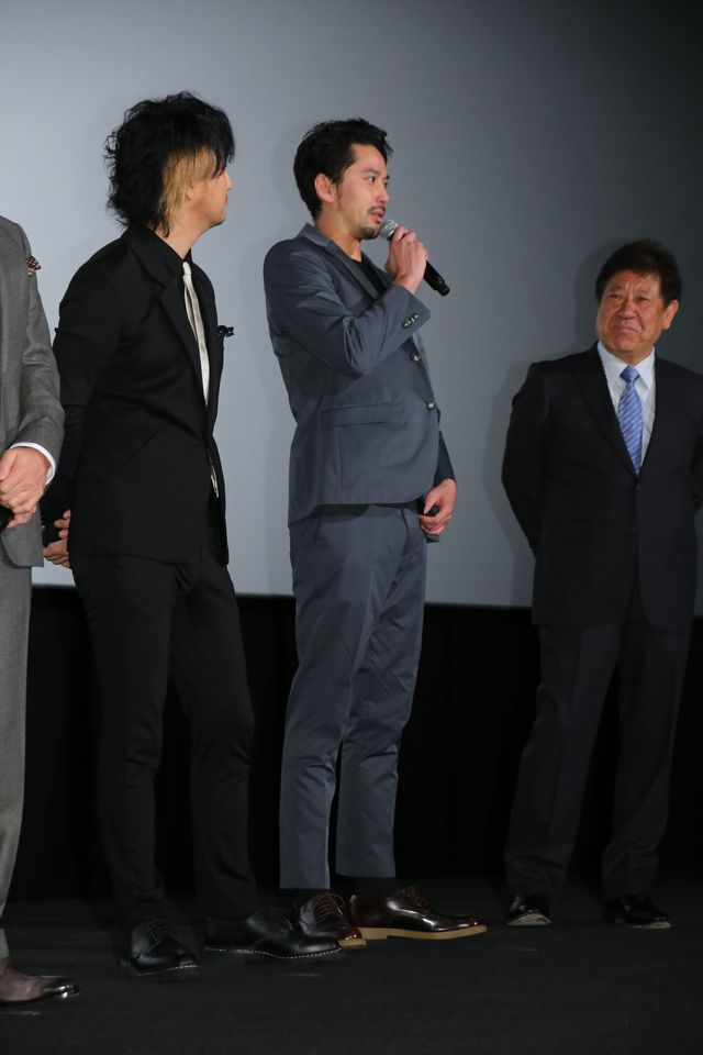 綾野剛『新宿スワン』に感謝！初日舞台あいさつフォトギャラリー（19枚目）